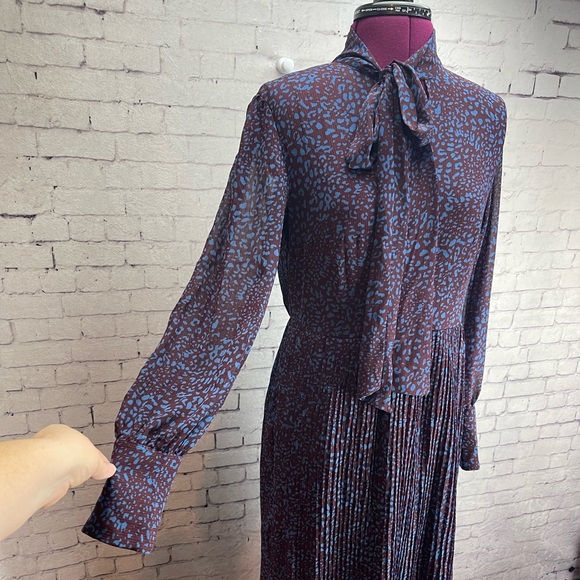 A new day size small burgundy and blue leopard print dress - Picture 3 of 8